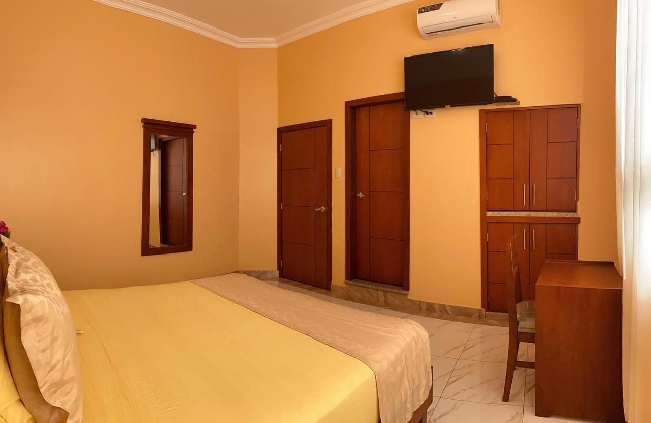 Hostal California Inn 瓜亚基尔 外观 照片