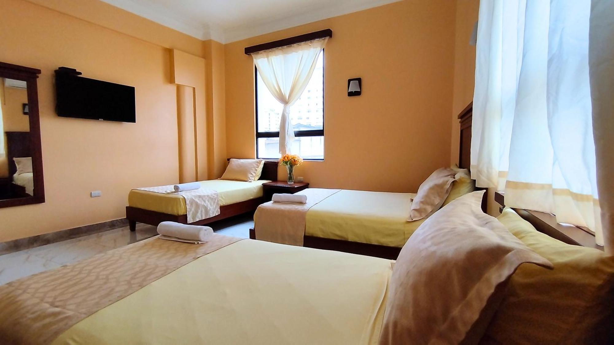 Hostal California Inn 瓜亚基尔 外观 照片