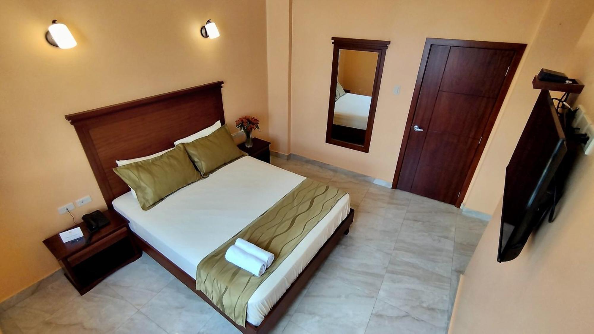 Hostal California Inn 瓜亚基尔 外观 照片
